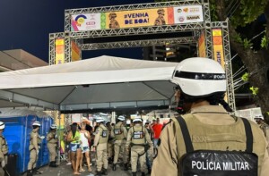 carnaval-de-Salvador-pm-Policia-Militar-300x197-1