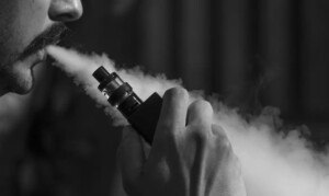 cigarro-eletronico-ft-pixabay-300x179-1