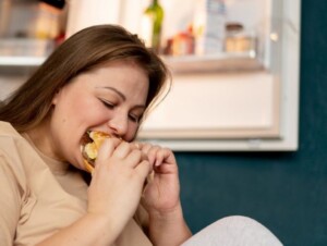 compulsao-alimentar-alimentacao-foto-freepik-300x226-1