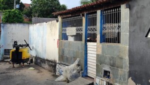 cratera-casa-feira-x-foto-reporter-ed-santos-acorda-cidade.jpg1_-300x169-1