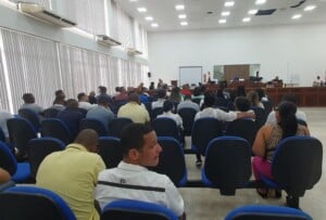 Acusados-de-matar-subtenente-da-Policia-Militar-em-Feira-de-Santana-sao-absolvidos-Foto-Aldo-Matos-Acorda-Cidade-300x203-1