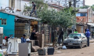 Baixa-do-Guaiba-revela-destruicao-e-prejuizo-em-Porto-Alegre-Foto-Rafa-neddermeyer-Agenca-Brasil.jpg1_-300x180-1