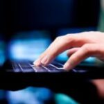 Computador-Golpes-digitais-Foto-Freepik-300x200-1