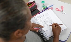 Educacao-jovens-e-adultos-EJA-Foto-Geovana-Albuquerque-Agencia-Brasilia-300x180-1
