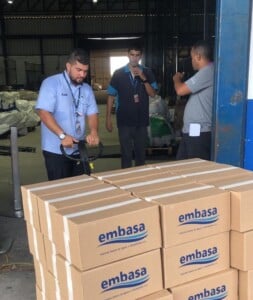 Embasa-envia-mais-de-40-mil-copos-de-agua-para-vitimas-das-enchentes-no-Rio-Grande-do-Sul-Foto-Divulgacao-253x300-1