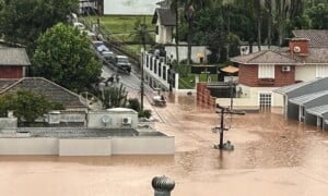 Enchentes-Rio-Grande-do-Sul-Foto-Arquivo-Pessoal-Divulgacao-300x180-1
