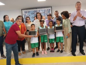 Escola-Dr.-Demosthenes-de-Brito-na-Mangabeira-ft-Ney-Silva-Acorda-Cidade1-300x225-1