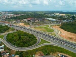 Estrada-do-Derba-Aguas-Claras-Foto-Divulgacao-Embasa-300x225-1