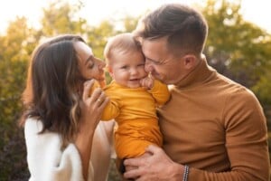 Familia-Foto-Freepik-300x200-1