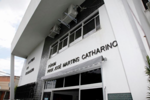 Forum-Professor-Jose-Martins-Catharino-Foto-Divulgacao-300x200-1