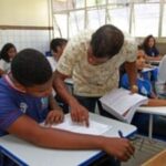 Foto-Camila-SouzaGOVBA-escola-estudantes-professores-rede-estadual-aulas-300x200-1