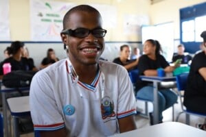 Fotos-Thuane-MariaGOVBA-1-oculos-orcam-300x200-1
