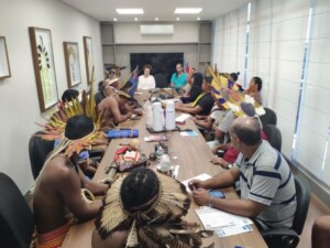 Governo-dialoga-com-liderancas-indigenas-sobre-reintegracao-de-posse-no-sul-da-Bahia1-300x225-1