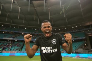 Junior-Santos-Jogador-do-Botafogo-Foto-Vitor-Silva-Botafogo-300x200-1