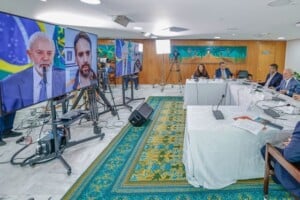 Lula-Eduardo-Leite-Rio-Grande-do-Sul-300x200-1