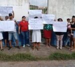 Moradores-do-bairro-Pedra-do-Descanso-realizam-protestos-apos-demissao-de-enfermeira-no-PSF-II-Foto-Paulo-Jose-Acorda-Cidade-300x135-1