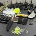 Motos-sao-recuperadas-e-equipamentos-sao-apreendidos-em-acao-policial-em-Lauro-de-Freitas-foto-ascom-pc-300x169-1
