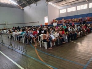 Mutirao-gratuito-de-oftalmologia-Foto-Ney-Silva-Acorda-Cidade.jpg5_-300x225-1