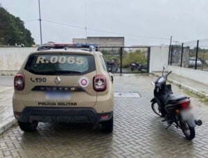 Operacao-Alcateia-apreensao-de-motocicleta-Foto-Policia-Militar-300x228-1