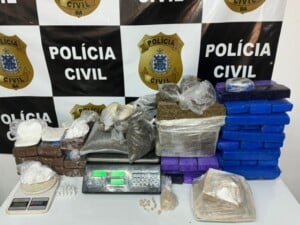 Operacao-contra-traficantes-em-Eunapolis-termina-com-50-kg-de-drogas-apreendidos-Foto-Divulgacao-SSP-300x225-1