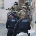 PC-E-PF-apreendes-armas-municoes-de-fuzil-e-comunicadores-em-salvador-ft-ssp3-300x200-1