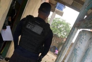 Policia-Cati-Depin-300x204-1