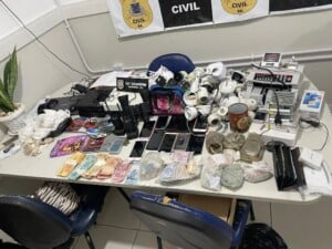 Policia-Civil-prende-integrantes-de-organizacao-criminosa-em-Serrinha-Foto-Ascom-PC2-300x225-1