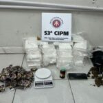 Policia-Militar-apreende-22-tabletes-de-cocaina-escondidos-em-mala-em-Mata-de-Sao-Joao-Foto-Ascom-PM-300x250-1