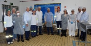 Prefeito-Colbert-Filho-conhece-instalacoes-da-fabrica-da-PepsiCo-em-Feira-de-Santana-Foto-ACM-300x151-1