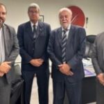 Prefeito-de-Feira-e-recebido-no-TCM-300x155-1