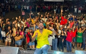 Raffa-Lima-cantor-de-arrocha-300x191-1