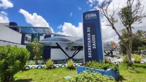 Secretaria-de-saude-de-Feira-de-Santana-ft-ed-santos-acorda-cidade-300x169-1