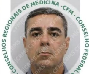 Walter-Jose-Roberte-Borges-medico-anestesista-do-Espirito-Santo-que-sofreu-infarto-em-Pelotas-RS-enquanto-ajudava-vitimas-da-chuva-E28094-Foto-Reproducao-CFM-300x248-1