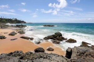 praia-do-buracao-foto-site-guia-melhores-destinos-300x200-1