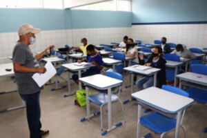 sala-de-aula-escola-rede-estadual-professor-foto-Claudionor-Jr-SEC-BA-300x200-1