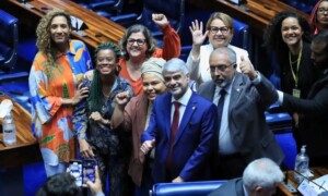 senado-aprova-projeto-que-renova-cotas-raciais-em-concursos-foto-lula-marques-ag-brasil-01-300x180-1