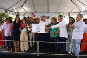 Abare-recebe-mais-de-R46-milhoes-em-obras-do-Governo-do-Estado-Foto-Thuane-Maria-GOVBA-300x200-1