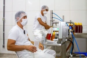 Agroindustria-Mel-Ibotirama-9.jpg-Foto-Geraldo-Carvalho-900x600-1-300x200-1
