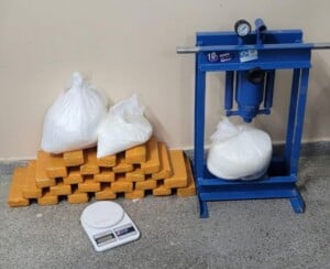 Apreensao-de-drogas-em-Jequie-300x244-1