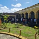 Corpo-de-motorista-de-aplicativo-foi-sepultado-no-cemiterio-de-Sao-Francisco-em-Salvador-Foto-Muller-Nunes-TV-Bahia-300x225-1