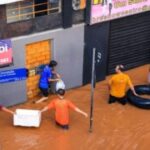 Enchentes-Rio-Grande-do-Sul-Foto-Gustavo-Mansur-Palacio-Piratini-300x180-1