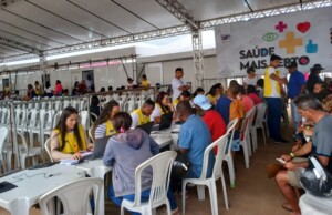 Feira-saude-mais-perto-ft-ney-silva-acorda-cidade-300x194-1