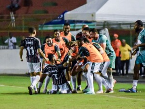 Fluminense-de-Feira-Foto-Rafael-Falcao-300x225-1