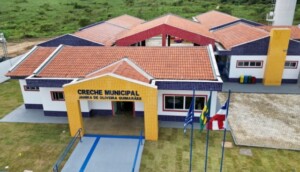 Fotos-Joa-SouzaGOVBA-Governo-entrega-creche-no-distrito-de-Lencois-veja-outras-acoes-na-cidade-300x172-1