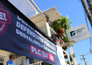 Greve-Defensores-Publicos-Foto-Divulgacao.png1_-300x214-1