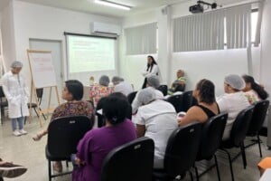 Hospital-da-Mulher-realiza-2o-Treinamento-de-Manipuladores-de-Alimentos1-300x200-1