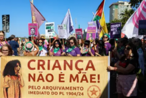 Manifestacao-pl-aborto.pn_-300x201-1