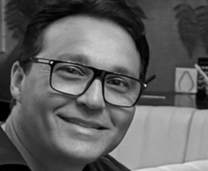 Morre-Murilo-Sena-tecladista-da-banda-de-forro-Acaraje-com-Camarao-300x247-1