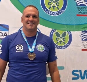 Nadador-feirense-Rodrigo-Araujo-Foto-Arquivo-Pessoal-300x284-1