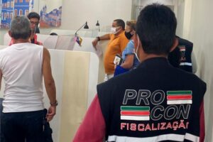 PROCOM-Fiscalizacao-em-bancos-Foto-Divulgacao-secom-pmfs-300x200-1